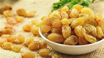 فوائد واضرار الزبيب وأنواعه